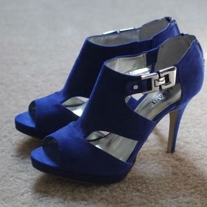 ✨NEW✨ Alfani Akira blue suede shoes, size 6.5